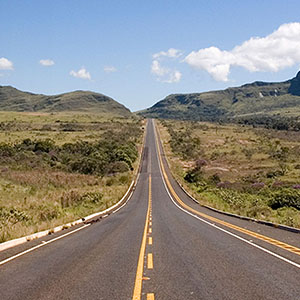 3 Long Distance Driving Tips to Keep You Sane on the Road